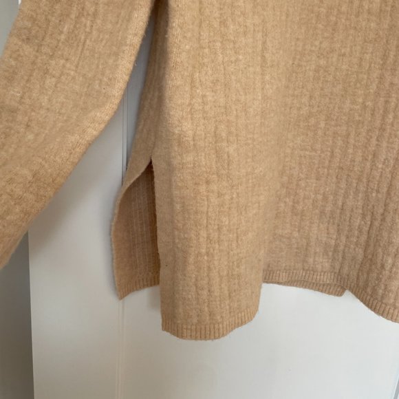 Nanushka Oversized Ribbed Knit Pullover Sweater Beige Stand Up Collar Sz Small - Picture 11 of 12